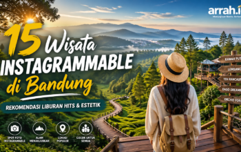 Pemandangan wisata alam Bandung dengan hutan pinus, perbukitan hijau, dan jalur kayu Instagrammable saat sunrise dengan wisatawan menikmati panorama